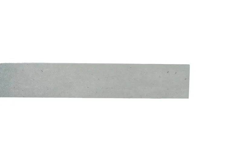 Bild Oberfläche / Detail Sockelleiste Cool Grey foliert 18 x 58 mm Natura Flooring