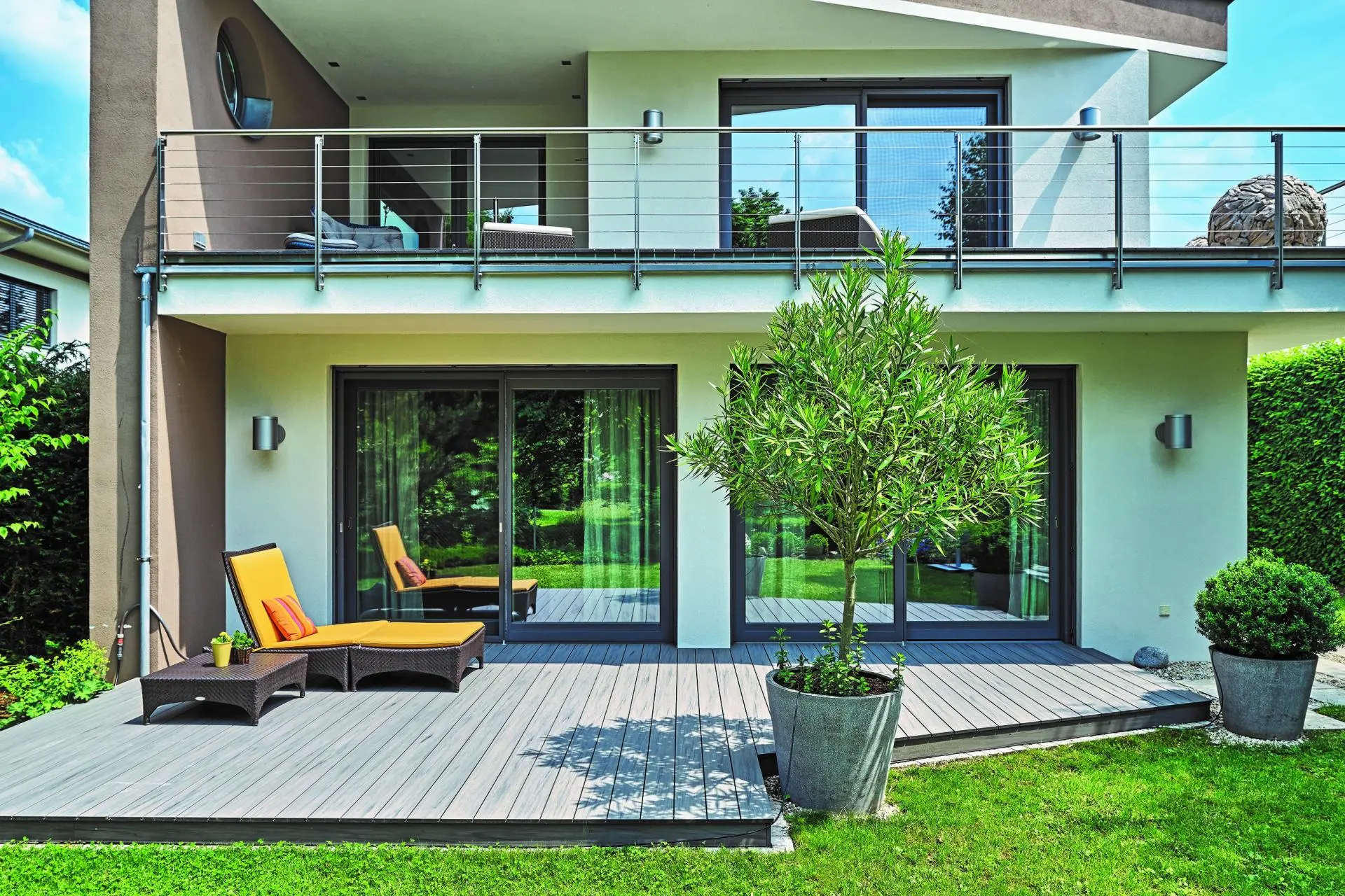 Bild Ambiente Terrassenbelag Eiche rauchgrau WPC Strukturiert / Geriffelt Twinson