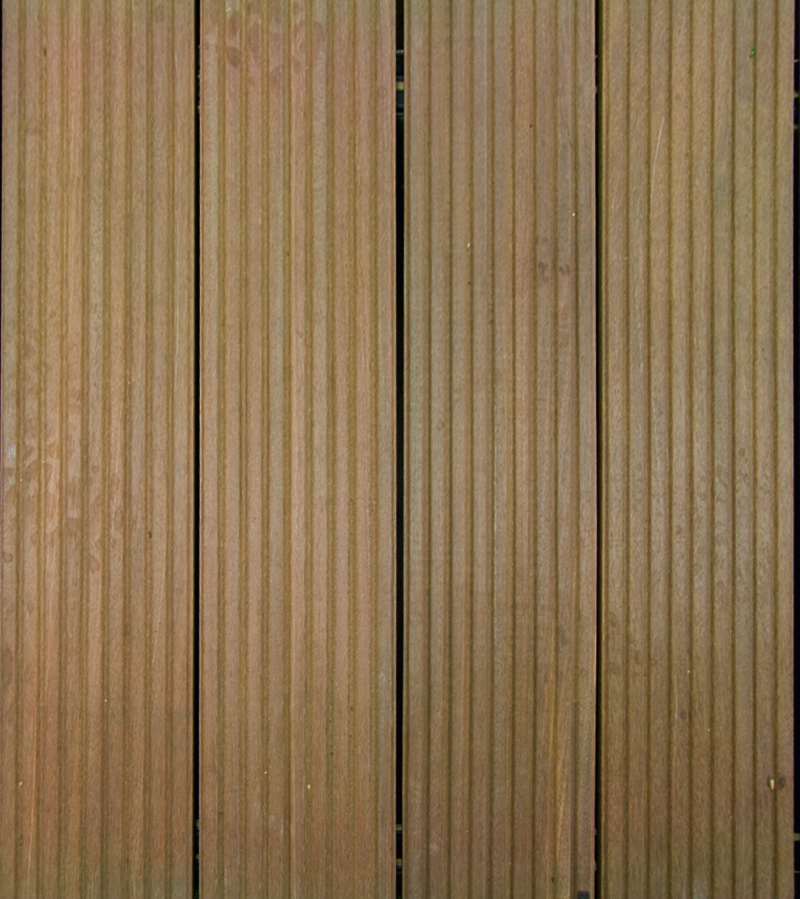 Bild Oberfläche / Detail Terrassenbelag Bangkirai Holz Gezahnt / Geriffelt