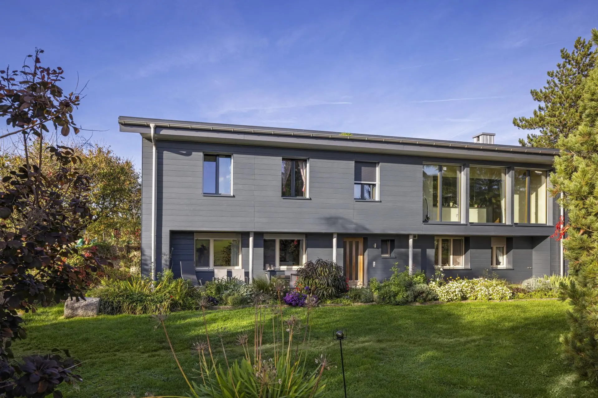 Bild Ambiente Fassadenpaneele Nebelgrau Faserzement James Hardie Holzstruktur Nut + Feder James Hardie