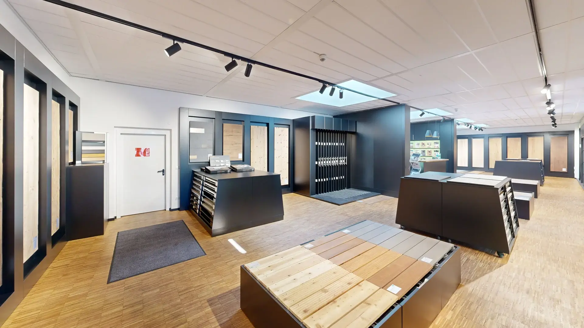Ausstellung Holzboden, Türen, Muster Holz