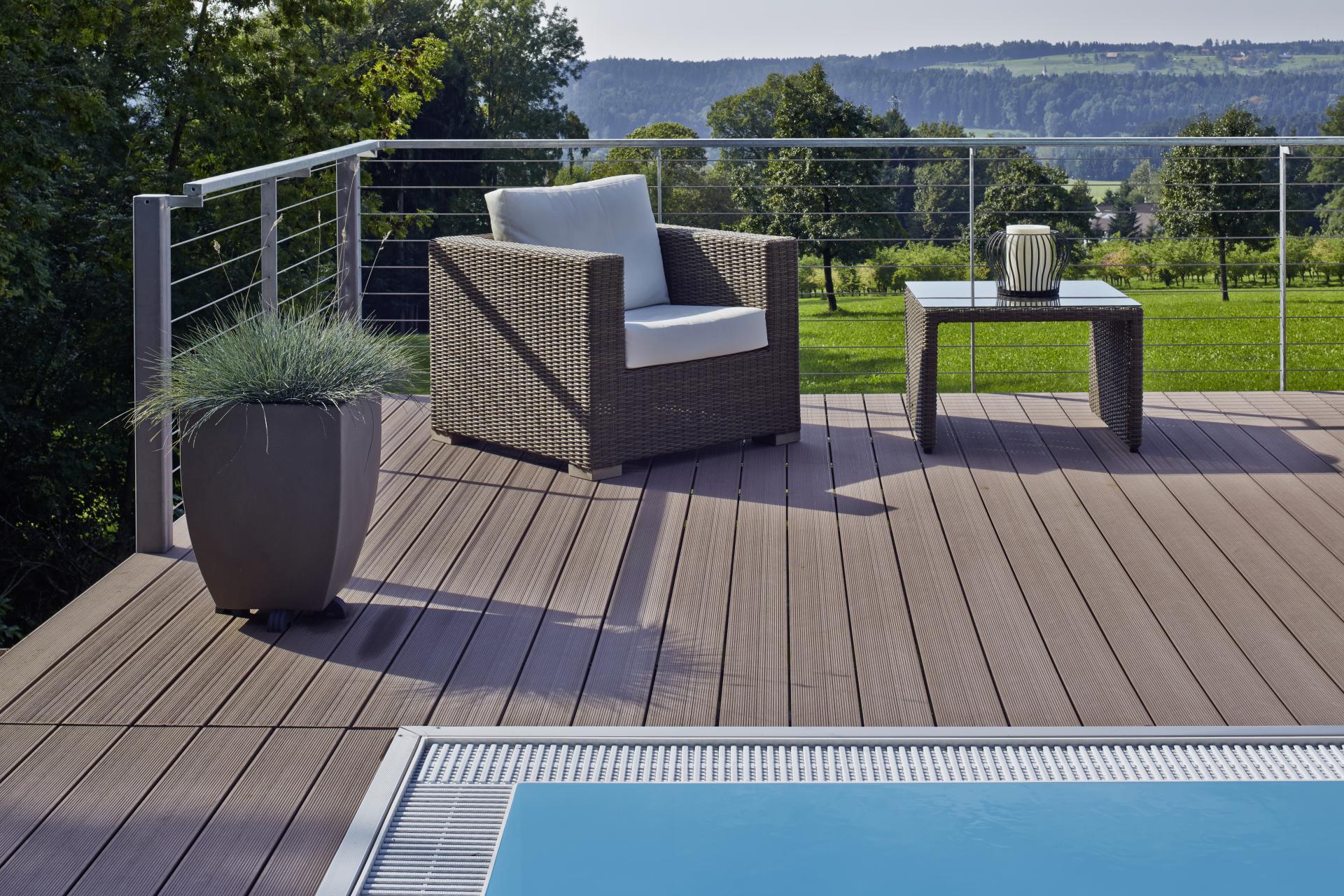 Bild Ambiente Terrassenbelag Haselnussbraun WPC Glatt strukturiert / Geriffelt Twinson