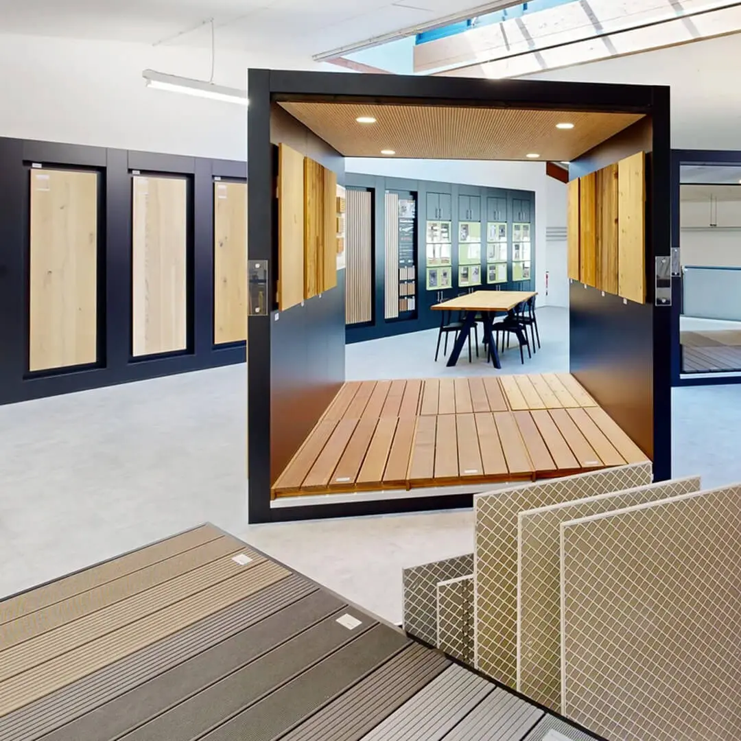 Holzboden, Holztreppe, Ausstellung