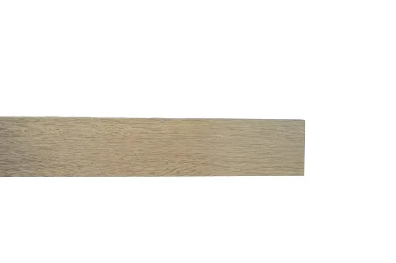 Bild Oberfläche / Detail Sockelleiste Eiche Castello foliert 18 x 58 mm Natura Flooring