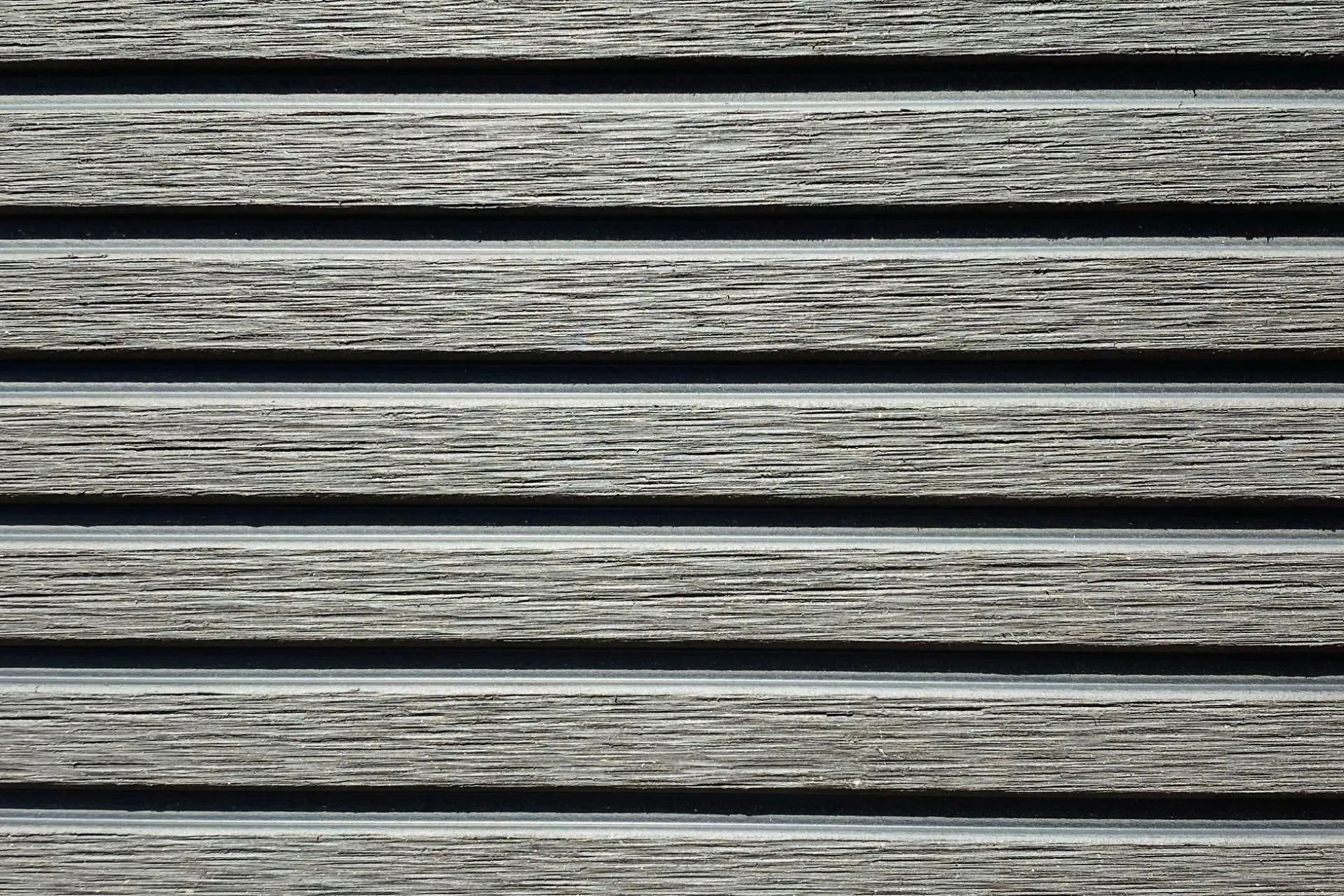 Bild Oberfläche / Detail Terrassenbelag Anthrazit BPC Glatt / Gezahnt